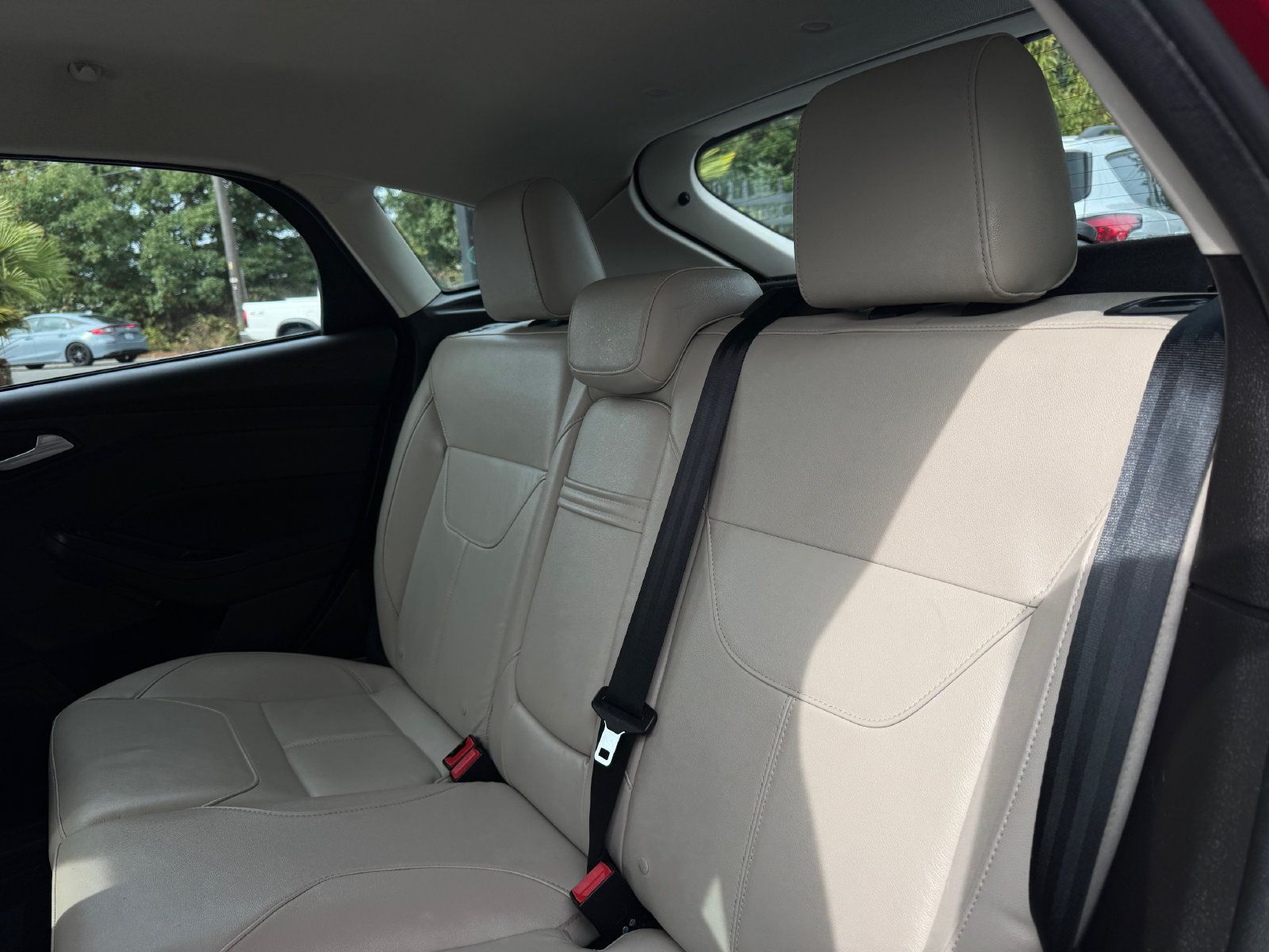 Used 2016 Ford Focus Titanium FWD image 16