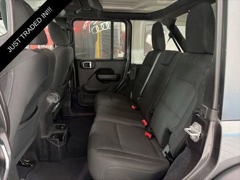Used 2018 Jeep Wrangler Unlimited Sport S AWD/4WD image 12