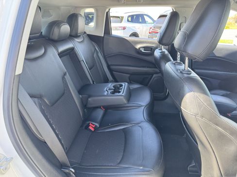 Used 2021 Jeep Compass Latitude image 34