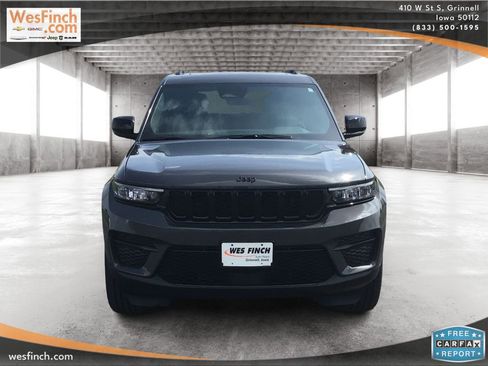 New 2025 Jeep Grand Cherokee Altitude image 2