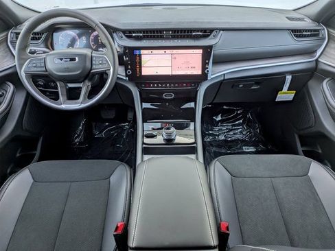 New 2026 Jeep Grand Cherokee L 4WD image 17