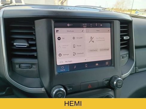 Used 2022 RAM 1500 Big Horn AWD/4WD image 14