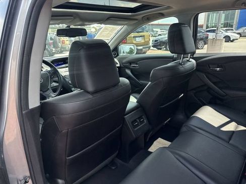 Used 2017 Acura RDX w/ AcuraWatch Plus Package FWD image 25