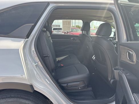 Used 2023 Kia Sorento S w/ Panoramic Sunroof Package AWD/4WD image 42