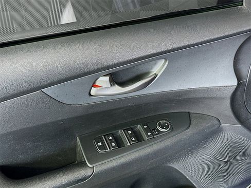 Used 2020 Kia Forte LXS image 17