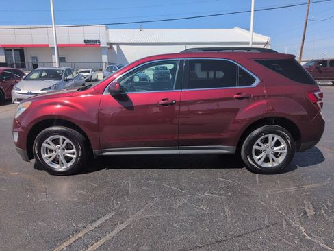 Used 2017 Chevrolet Equinox LT w/ Convenience Package FWD image 2