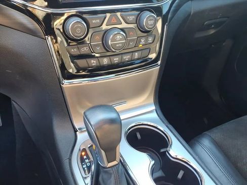 Used 2019 Jeep Grand Cherokee Altitude image 35