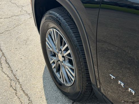 Used 2026 Chevrolet Traverse LT FWD image 7