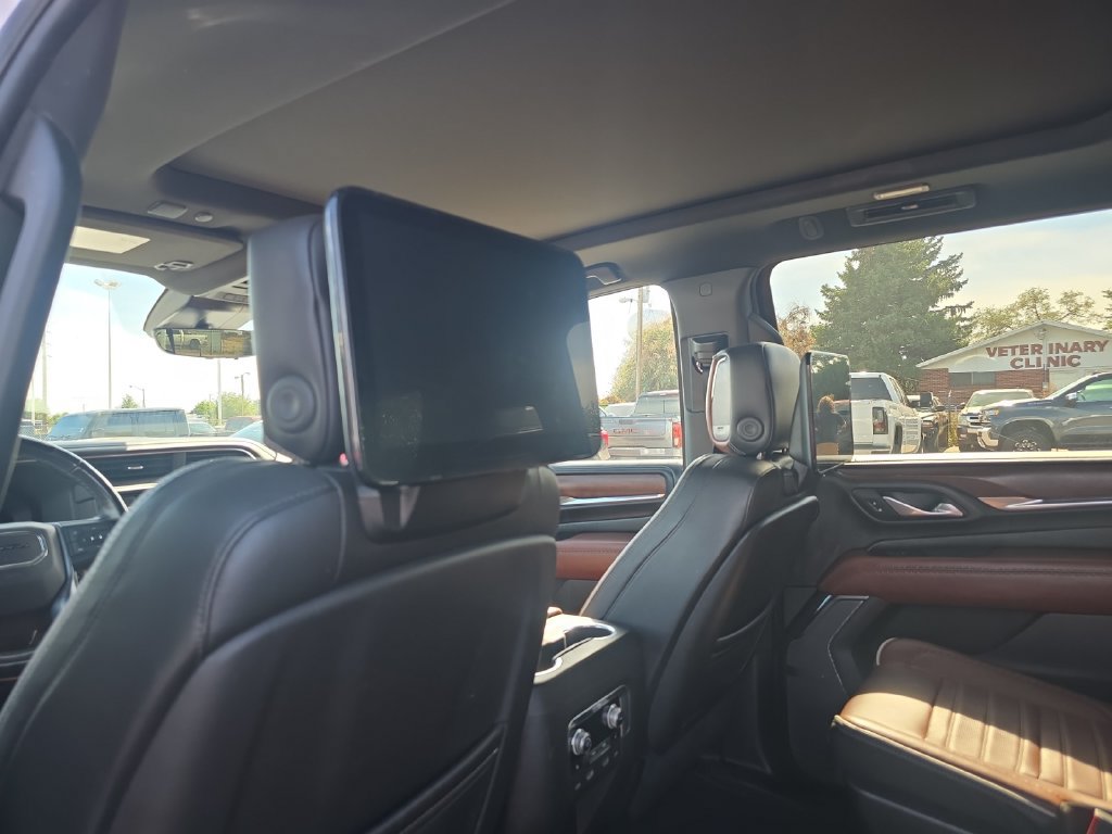 Used 2023 GMC Yukon XL Denali Ultimate AWD/4WD image 19