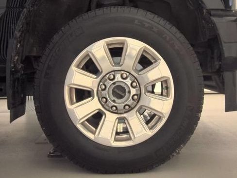 Used 2020 Ford F250 Platinum w/ FX4 Off-Road Package AWD/4WD image 11