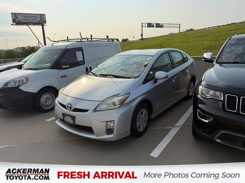 Used 2010 Toyota Prius Five FWD image 1