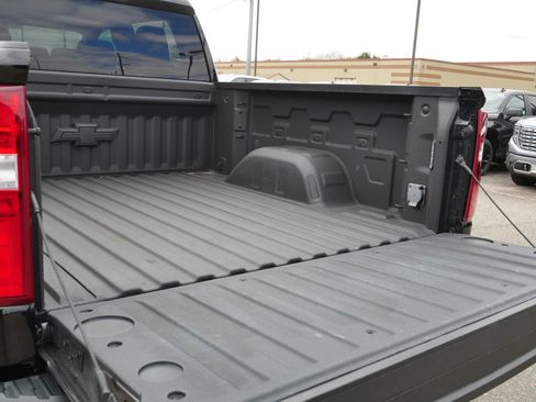 Used 2024 Chevrolet Silverado 1500 RST AWD/4WD image 18