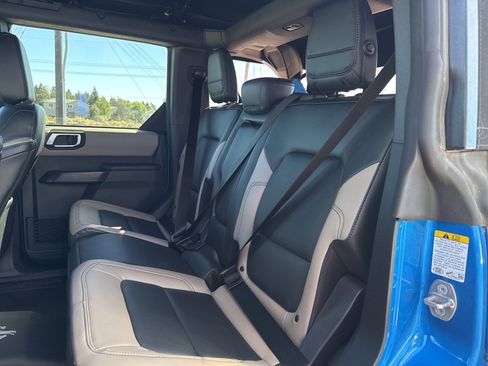 Used 2024 Ford Bronco Wildtrak image 11