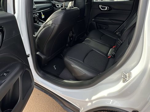 New 2026 Jeep Compass Latitude image 19