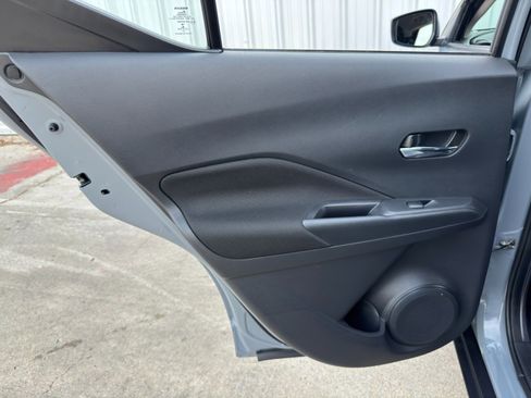 Used 2022 Nissan Kicks SV image 34