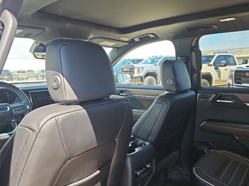 New 2026 GMC Acadia Denali Ultimate w/ LPO, Floor Liner Package FWD image 9