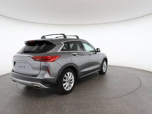 Used 2019 INFINITI QX50 Essential image 17