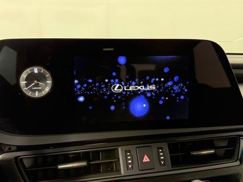 Used 2025 Lexus ES 350 w/ Premium Package image 18