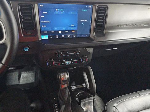 Used 2025 Ford Bronco Badlands image 15