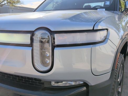 Used 2024 Rivian R1T Adventure AWD/4WD image 6