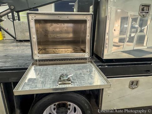 Used 2022 Ford F550 2WD Regular Cab Super Duty image 29