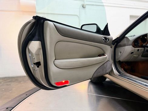 Used 1999 Jaguar XK8 Convertible image 34