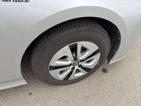 Used 2017 Toyota Prius Two w/ Prius Two Safety Plus Package image 18