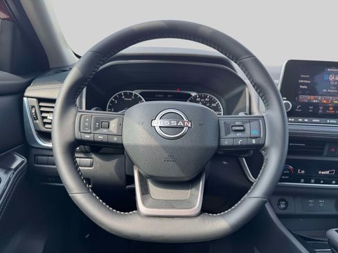 Used 2026 Nissan Rogue SV AWD/4WD image 13