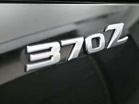 Used 2018 Nissan 370Z NISMO RWD image 16