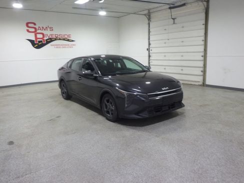 Used 2025 Kia K4 FWD image 5