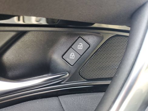 Used 2025 Land Rover Discovery Sport S AWD/4WD image 9