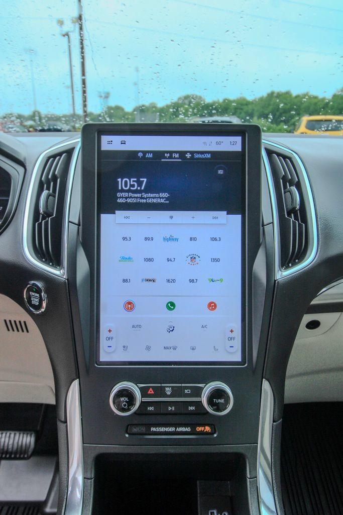 Used 2023 Ford Edge Titanium AWD/4WD image 24