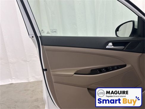 Used 2021 Hyundai Tucson SE w/ Cargo Package image 18