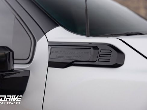 Used 2025 GMC Sierra 3500 Denali Ultimate image 8