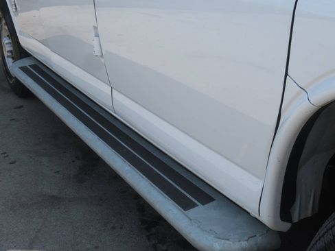 Used 2025 GMC Savana 2500 w/ Driver Convenience Package RWD image 4