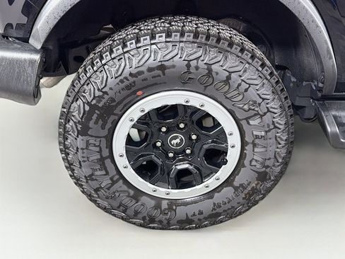 Used 2025 Ford Bronco Outer Banks w/ Sasquatch Package AWD/4WD image 35