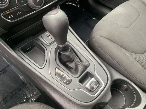 Used 2021 Jeep Cherokee Latitude image 26