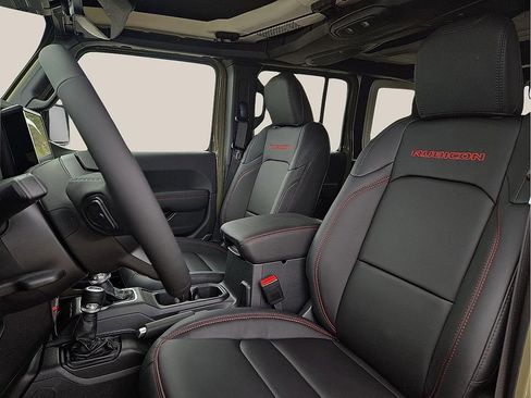 Used 2025 Jeep Wrangler Unlimited Rubicon image 13