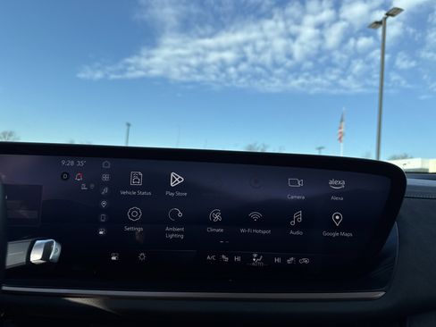 Used 2025 Buick Envision Sport Touring image 23