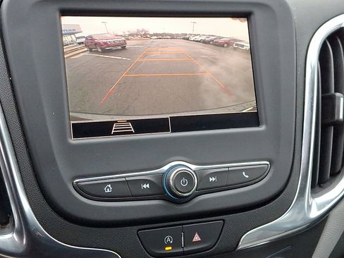 Used 2022 Chevrolet Equinox LT image 18