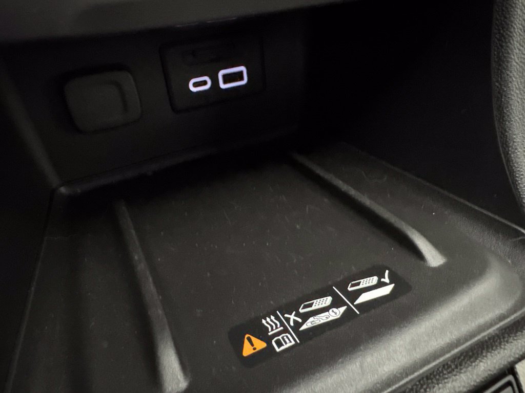 Used 2023 GMC Acadia AT4 w/ Technology Package AWD/4WD image 49