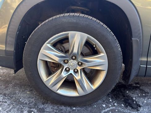 Used 2014 Toyota Highlander Limited image 6