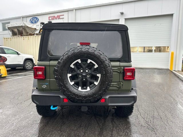 Used 2024 Jeep Wrangler Unlimited Rubicon 4xe w/ Convenience Group AWD/4WD image 4