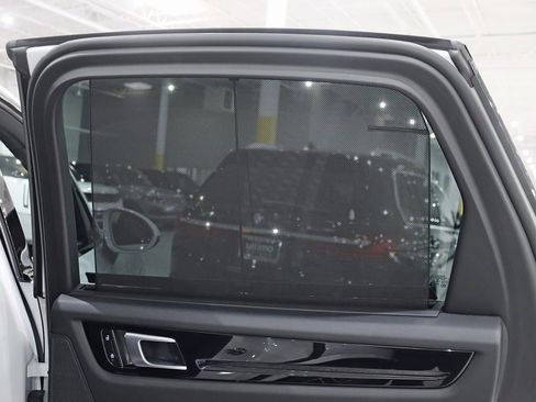 Used 2022 Porsche Cayenne Platinum Edition image 39