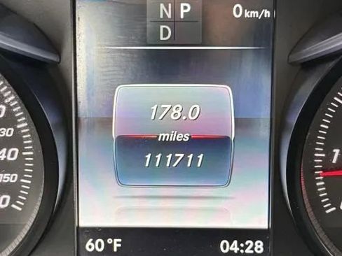 Used 2019 Mercedes-Benz GLC 300 4MATIC w/ Multimedia Package image 17