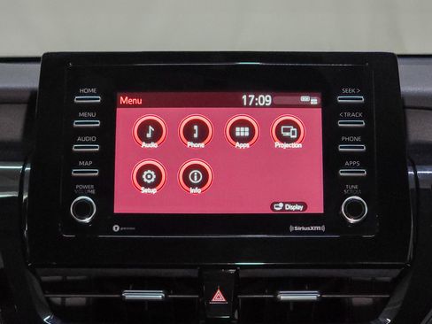 Used 2021 Toyota Camry LE image 27