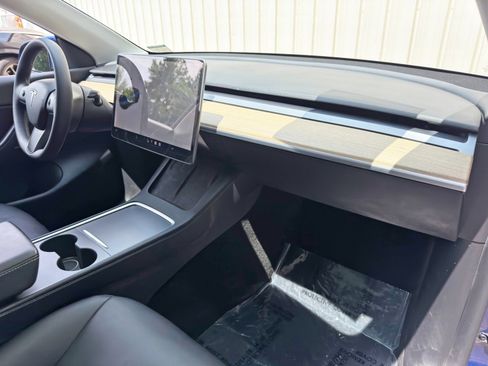 Used 2021 Tesla Model Y Long Range AWD/4WD image 14