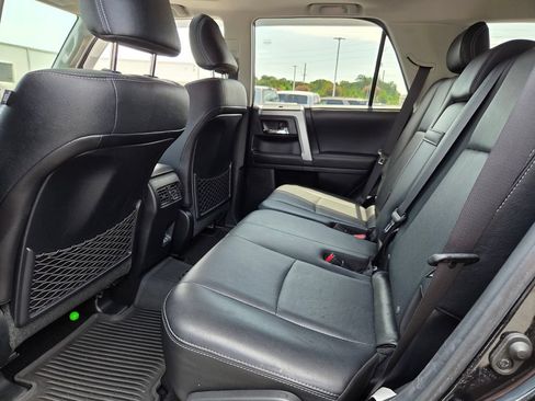 Used 2022 Toyota 4Runner Limited AWD/4WD image 8