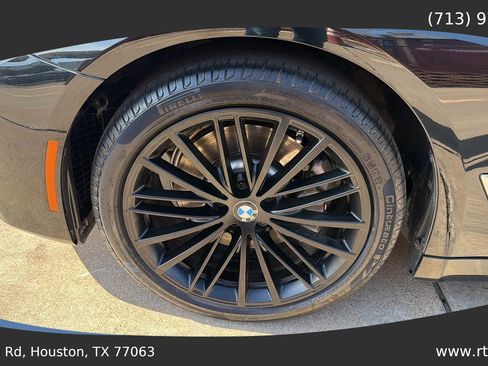 Used 2022 BMW 530i w/ Premium Package RWD image 16