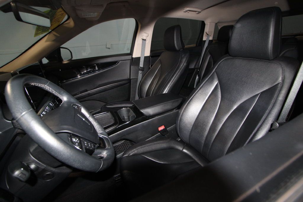 Used 2023 Lincoln Nautilus AWD w/ Premium Package image 4